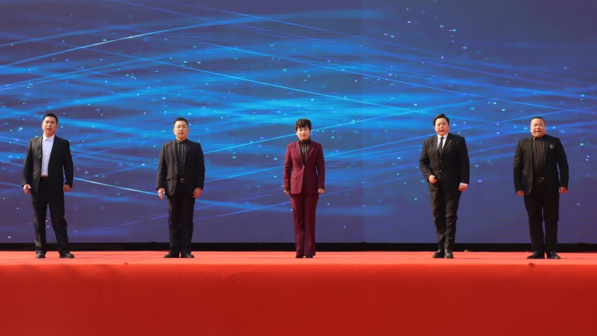 正在上传... cc6254b6ffa55b632e22005802e9439f.jpg